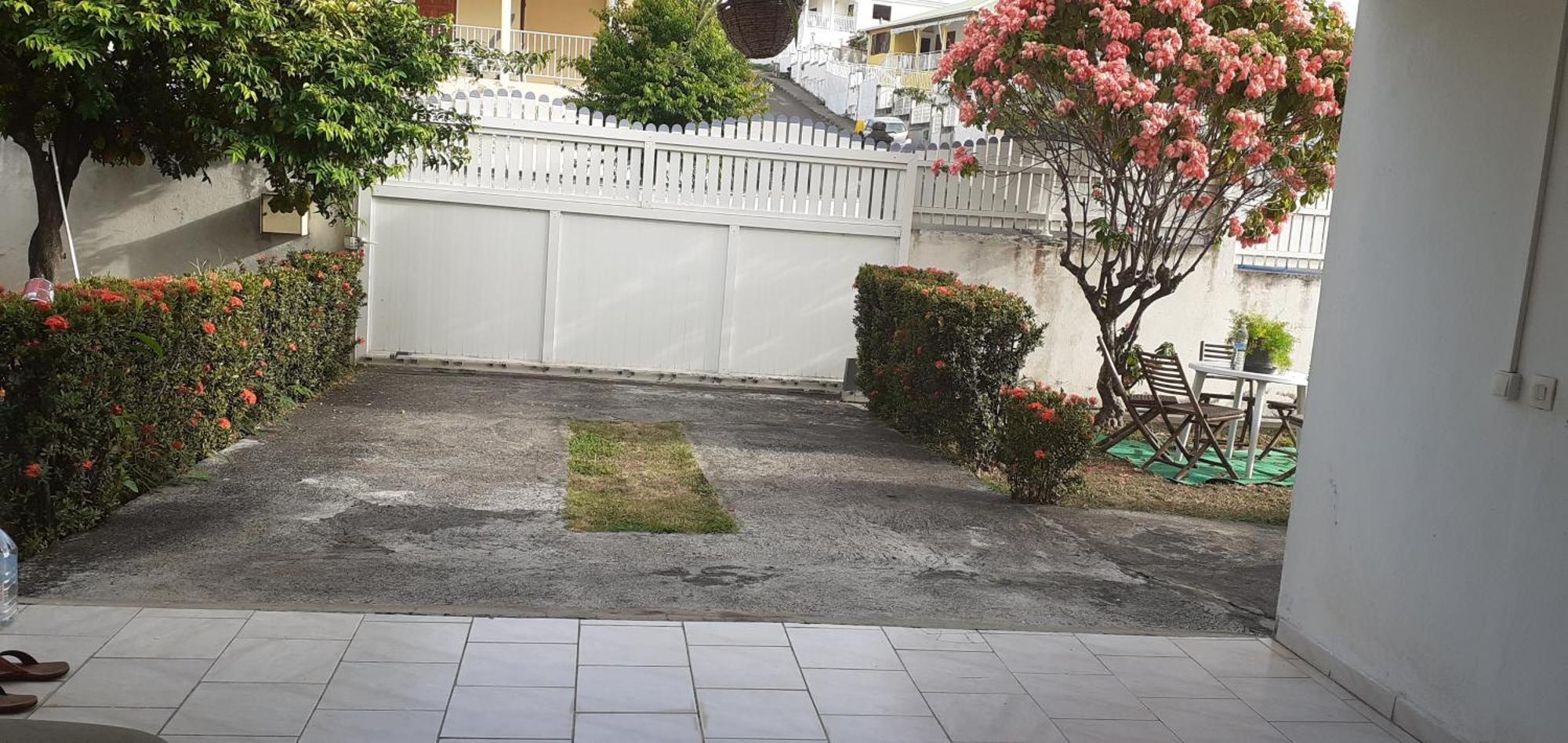Le P'Tit Nid Cocodydy Baillif Exterior foto
